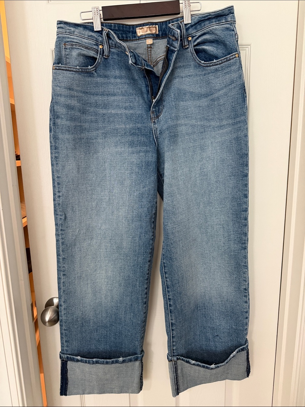 Kut from the Kloth Light Blue Boyfriend Jeans Incandescent light wash